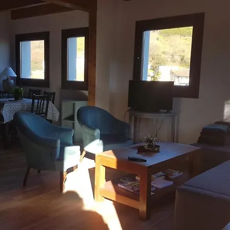 Casita Junto Al Rio Deva بيت للعطل *